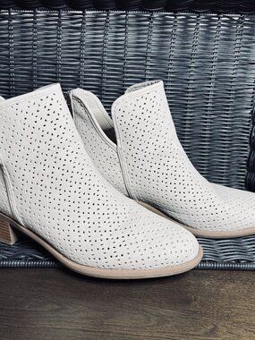 Women’s Unionbay Boots, Size 11M